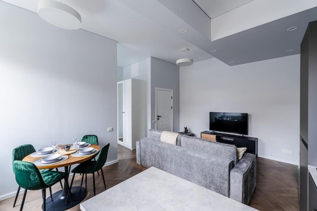 Modern Flat In Old Town Kaunas - Free Parking & Self Check-In Εξωτερικό φωτογραφία