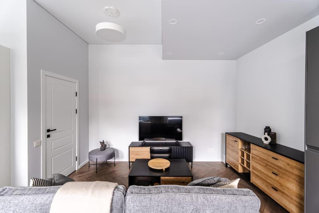 Modern Flat In Old Town Kaunas - Free Parking & Self Check-In Εξωτερικό φωτογραφία